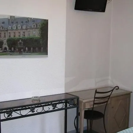 Victoria 2* Paris