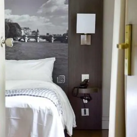 Victoria Hotel 2*