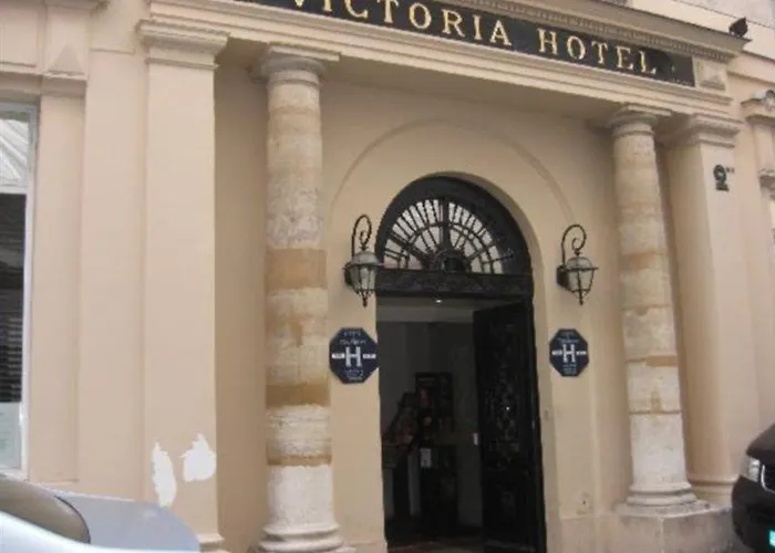 Victoria Hotel 2*