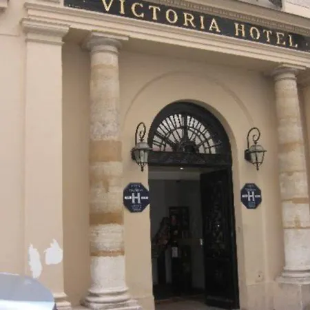 Victoria Hotel 2*