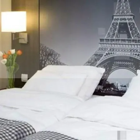 Victoria Hotel 2*