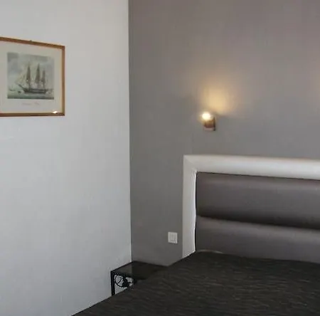 Victoria 2* Parigi