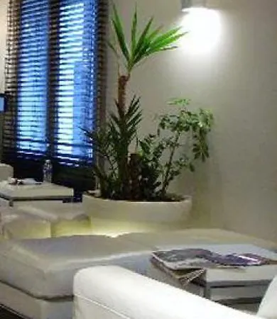 Victoria Hotel 2*